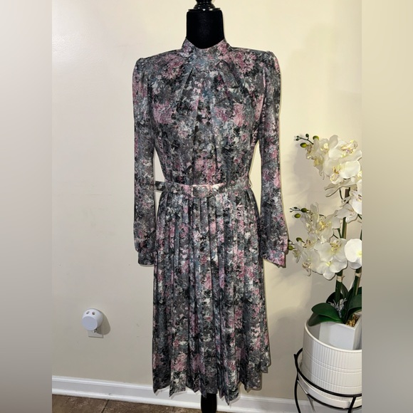 EUC- D’Allaird’s Vintage Floral Dress - Picture 1 of 12